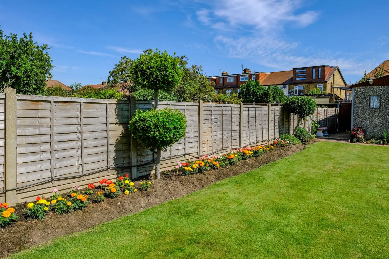 Fence Laws Guide – Property Lines Ownership and Maintenance Rules